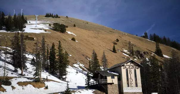 Dry conditions on top of Colorado’s Monarch Pass, which sits at 11,312 feet above sea level, as seen on Thursday, January 4, 2018. Photo: Denver Post via Getty Images