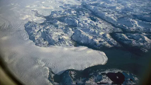 A portion of the Greenland ice sheet. Photo: Wikimedia Commons