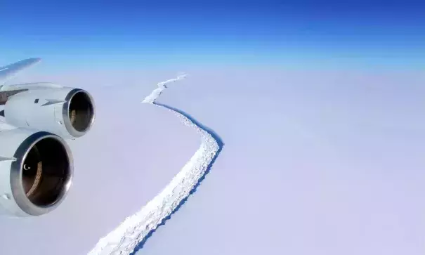 NASA handout photo dated 10/11/16 showing a rift in the Larsen C Ice Shelf in Antarctica, as scientists have said that an iceberg a quarter the size of Wales is poised to break off from it. Photo: John Sonntag, PA, NASA