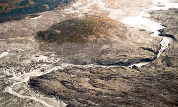 A view of the ice canyon that now carries meltwater from the Kaskawulsh glacier, seen here on the right, away from the Slims river and toward the Kaskawulsh river. Photo: Dan Shugar, University of Washington Tacoma