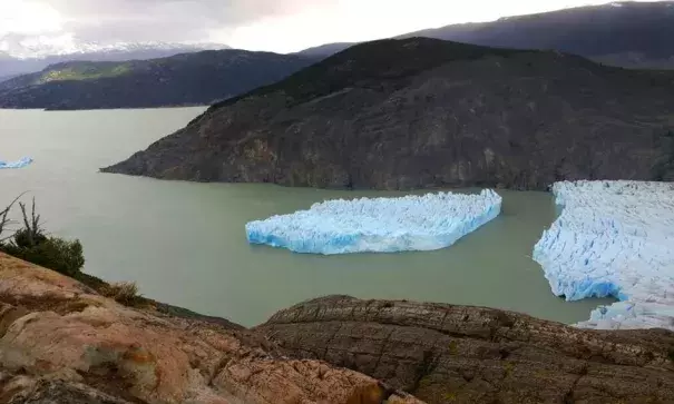 Picture released by Chile’s National Forest Corporation (CONAF) showing the Grey Glacier detachment. Photo: HO/AFP/Getty Images