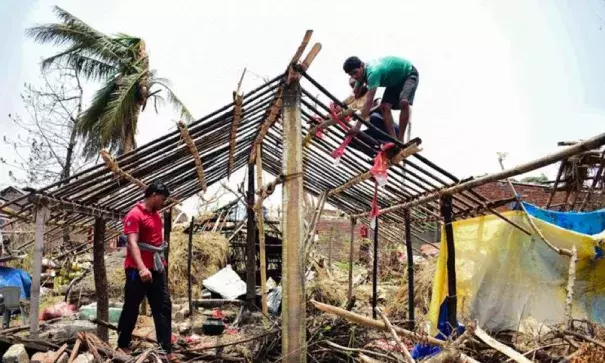 The winds damaged half a million houses, uprooted hundreds of thousands of trees and knocked out power, telecommunications and water for millions of people in one of India's poorest states. Photo: Asit Kumar, AFP