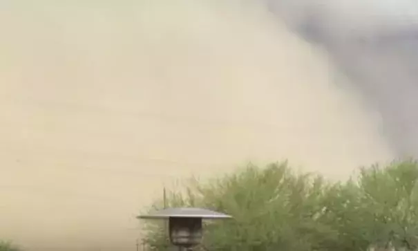 An intense dust storm accompanied by heavy rainfall, strong winds and lightning swept through Phoenix, Arizona on Thursday, November 3, 2016. Photo: The Watchers