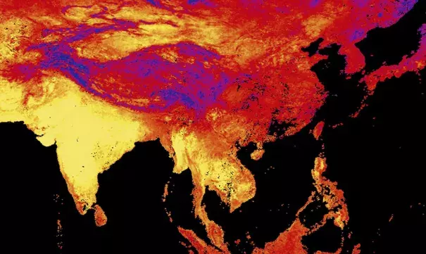 This image released by NASA’s Earth Observatory Team from data collected by the Moderate Resolution Imaging Spectroradiometer (MODIS), an instrument on NASA’s Terra and Aqua satellites, shows the land surface temperature as observed by MODIS in Asia between April 15 to April 23, 2016. Yellow shows the warmest temperatures. Photo: AP