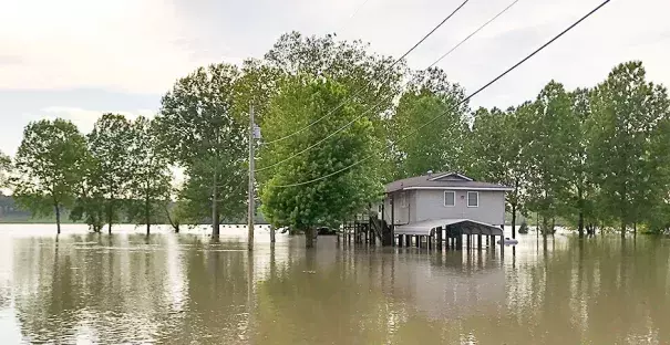 A flooded home on stilts near Thebes, Ill. Photo: Erika Bolstad