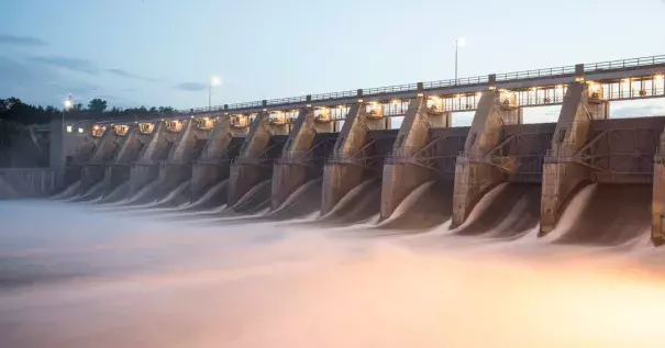 The Gavins Point Dam in South Dakota was at the heart of a difficult decision during recent flooding along the Missouri River. Photo: Jenn Ackerman and Tim Gruber, New York Times