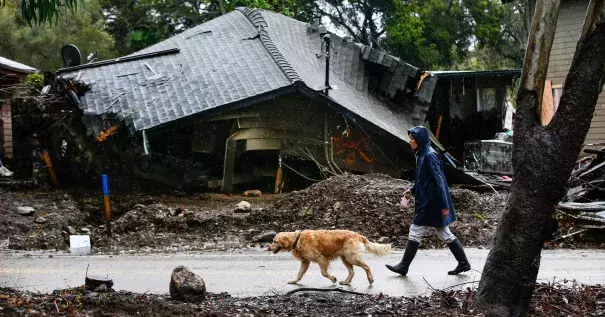 Rain continues to fall on the flood-damaged area in Montecito, CA where many residents have evacuated. Robert Gauthier, Los Angeles Times/Getty Images