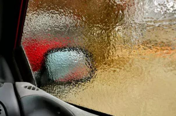 Not a thick coating, but a nice even coating of ice. Image: Inside 2