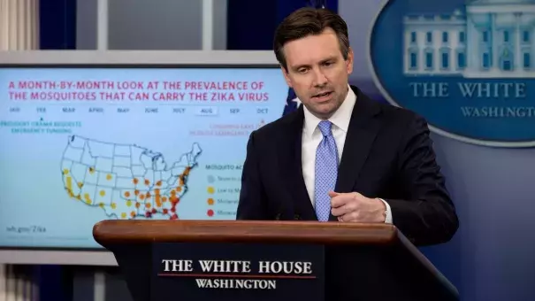 White House Press Secretary Josh Earnest presented maps showing the danger of Zika. Photo: Carolyn Kaster, AP