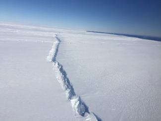 This rift in the Pine Island Glacier ice shelf is the second to form in the center of the West Antarctic ice shelf in the past three years. Credit: Nathan Kurtz/NASA This rift in the Pine Island Glacier ice shelf is the second to form in the center of the West Antarctic ice shelf in the past three years. Photo: Nathan Kurtz, NASA