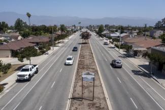 A barren median on North Citrus Avenue in Covina. More than 97% of the state is now under severe, extreme or exceptional drought. (Credit: Robert Gauthier / Los Angeles Times)