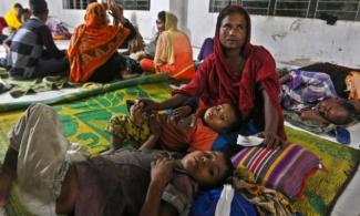Hundreds of thousands of Bangladeshis have been moved to cyclone shelters. Photo: AFP, Getty Images