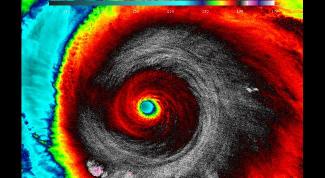 Hurricane Patricia at 5:20 a.m. EDT on Oct. 23, 2015, as seen by NASA-NOAA's Suomi NPP satellite using infrared light. Cloud top temperatures of thunderstorms around the eyewall were between -135.7 degrees Fahrenheit and -117.7 degrees Fahrenheit. Image: NASA/NOA
